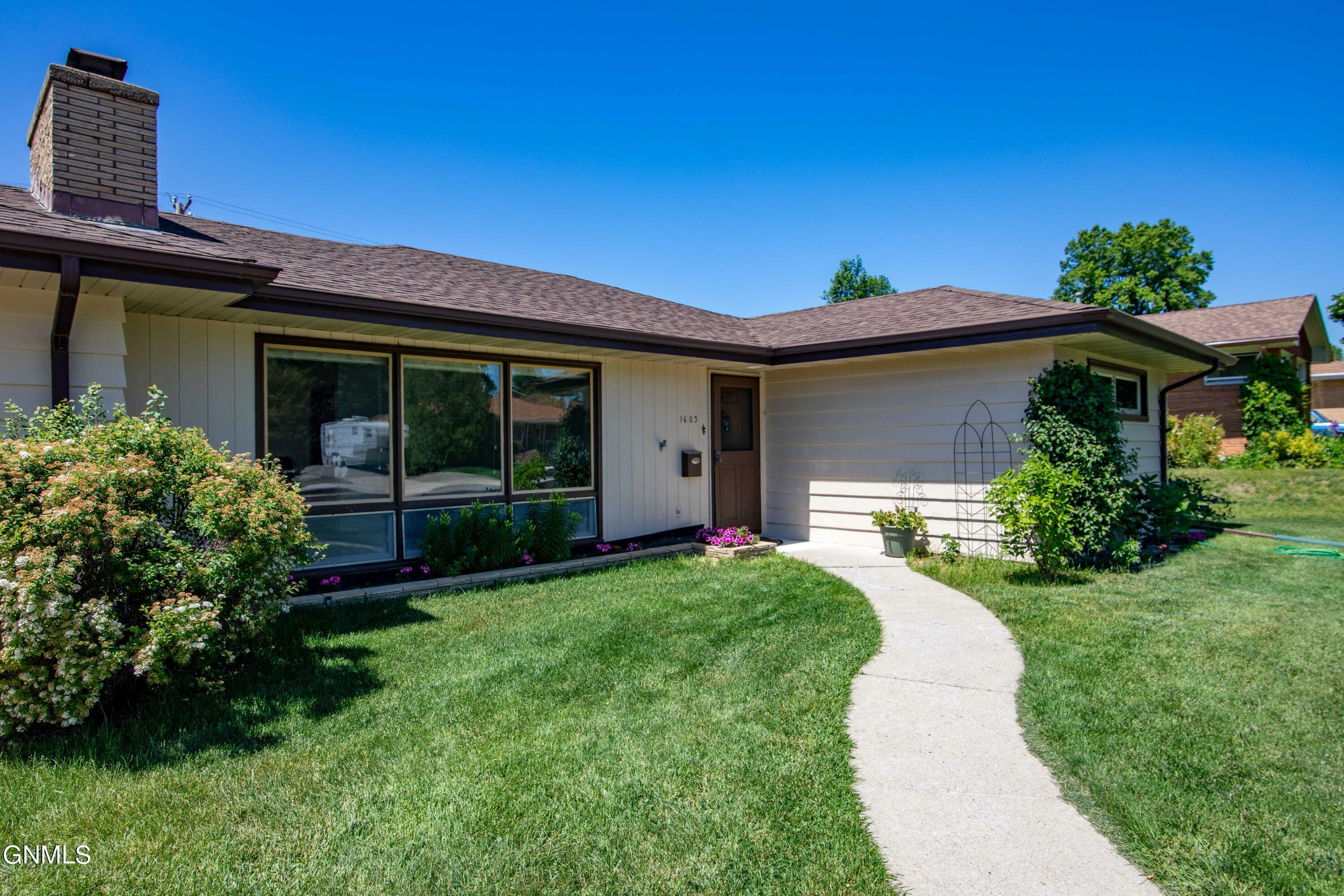 Property Photo:  1603 Monte Drive  ND 58554 