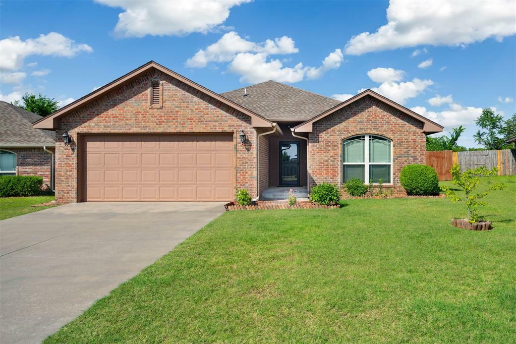 Property Photo:  8009 Waters Edge Way  OK 73135 