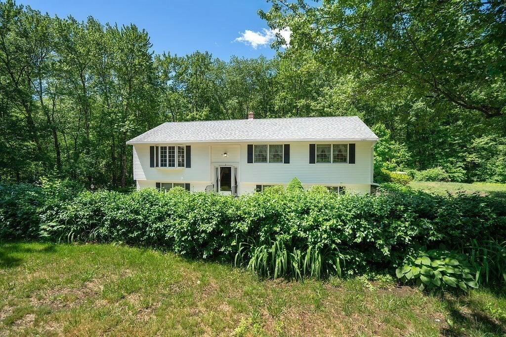 Property Photo:  7 Heath Rd  MA 01860 