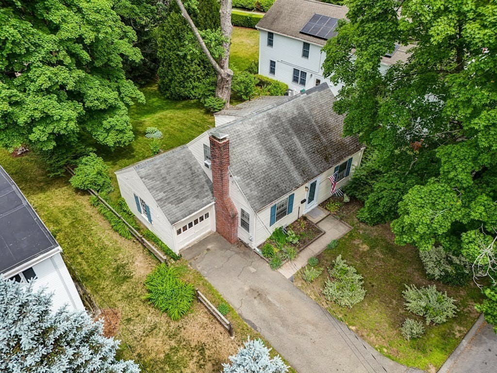 Property Photo:  17 Hamilton Rd  MA 02420 