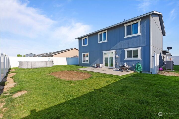 Property Photo:  1125  Sandstone Street  WA 99344 