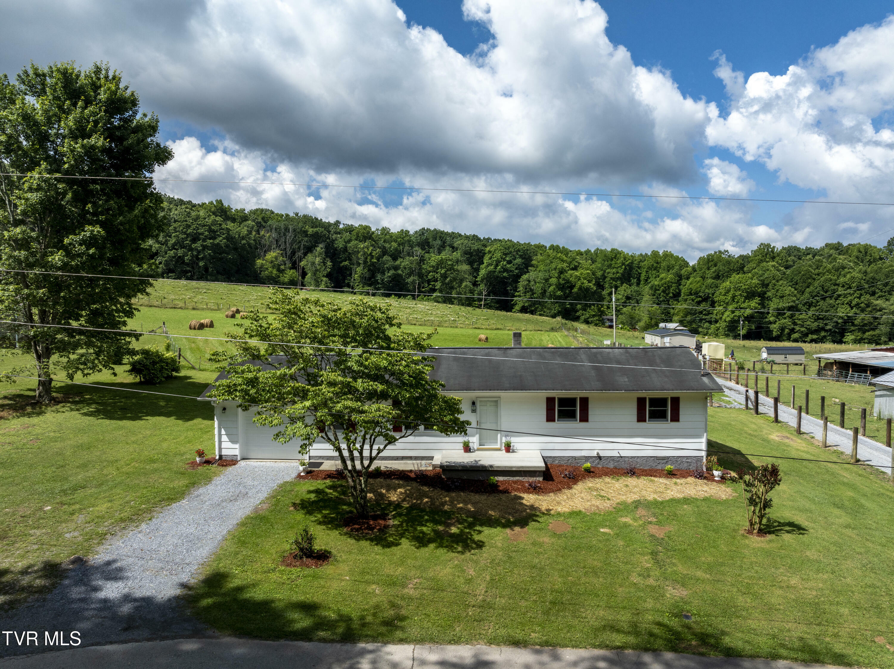 Property Photo:  178 Flora Dugger Road  TN 37643 