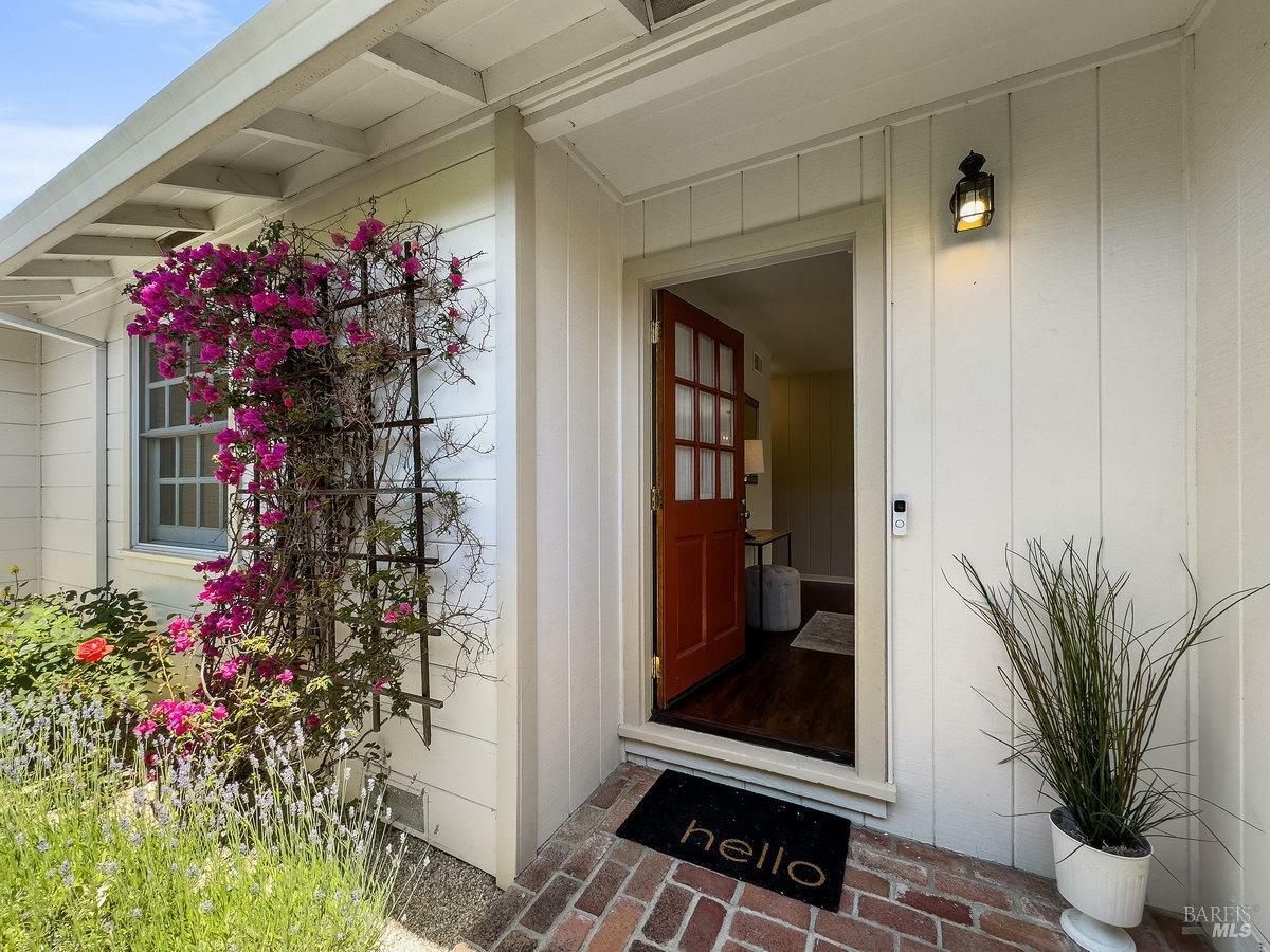 Property Photo:  176 Mission Avenue  CA 94901 