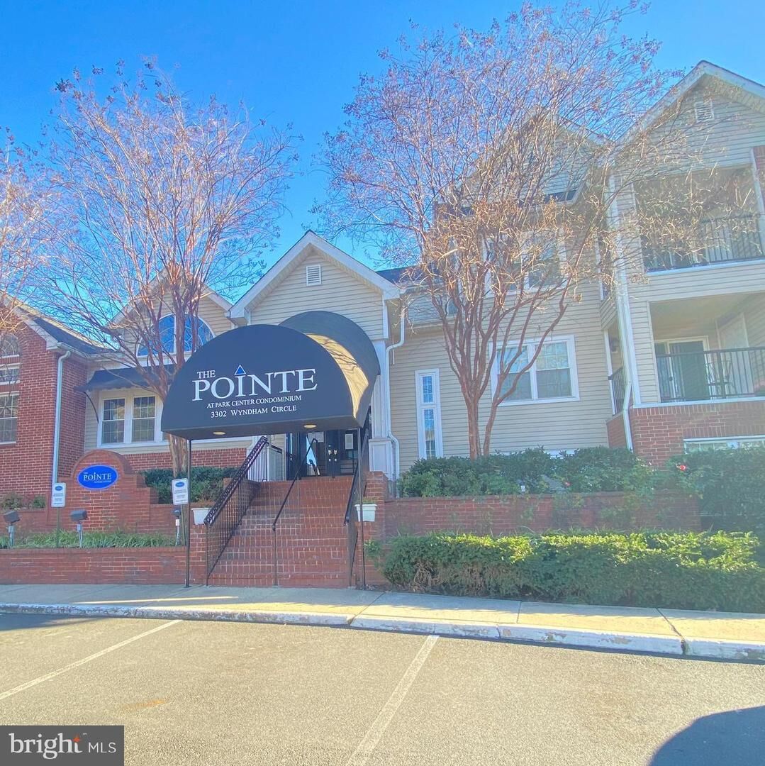 Property Photo:  3315 Wyndham Circle 2221  VA 22302 