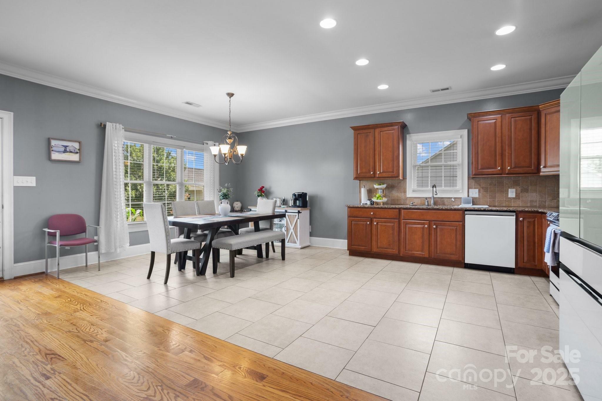 Property Photo: 104 Castle Pines Lane NC 28625