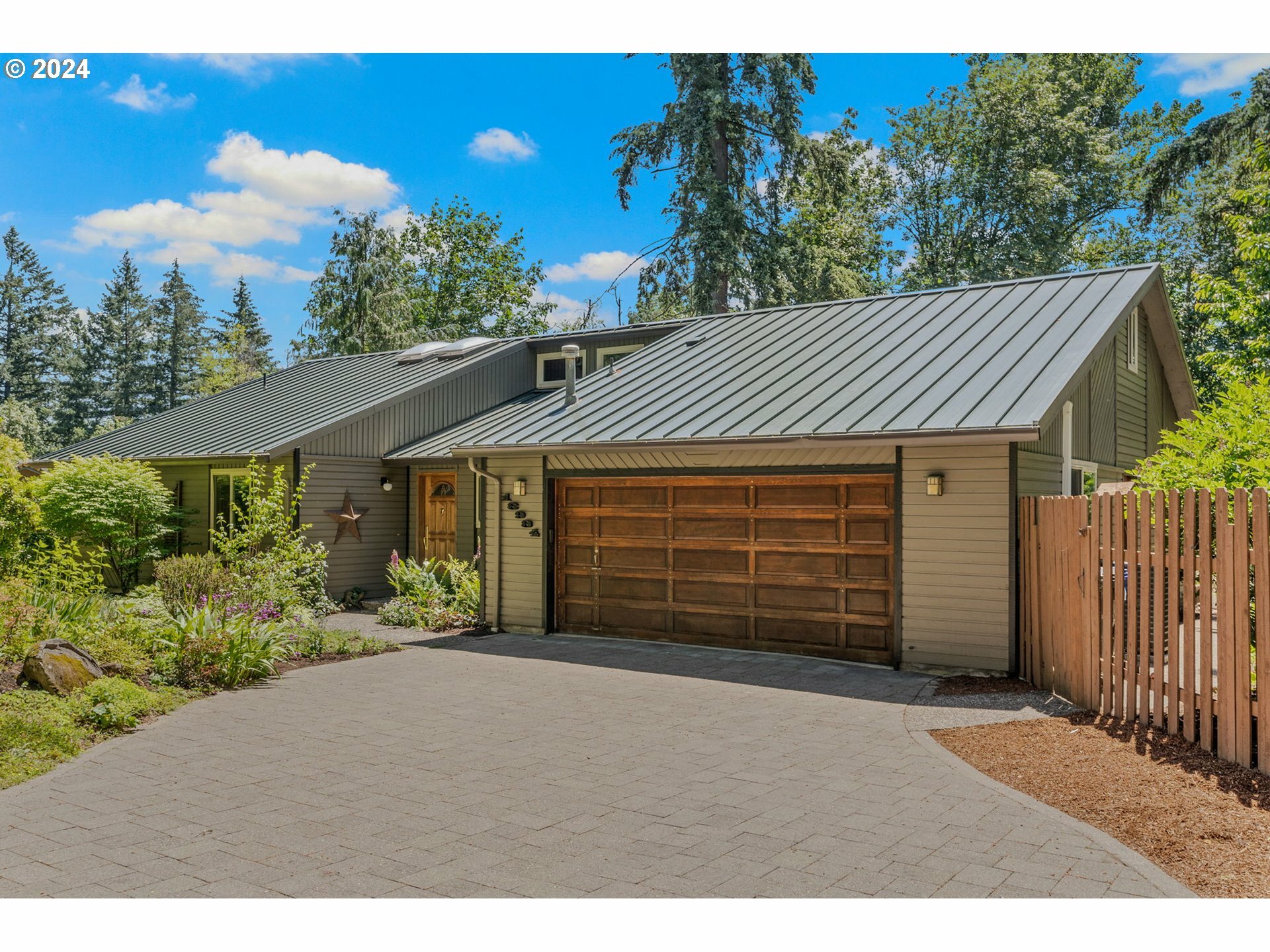 Property Photo:  18984 S Forest Grove Loop  OR 97045 