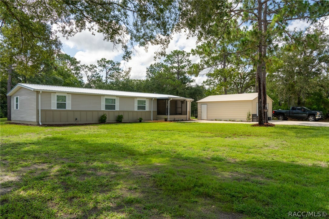 Property Photo:  2075 & 2101 S Colonial Avenue  FL 34448 