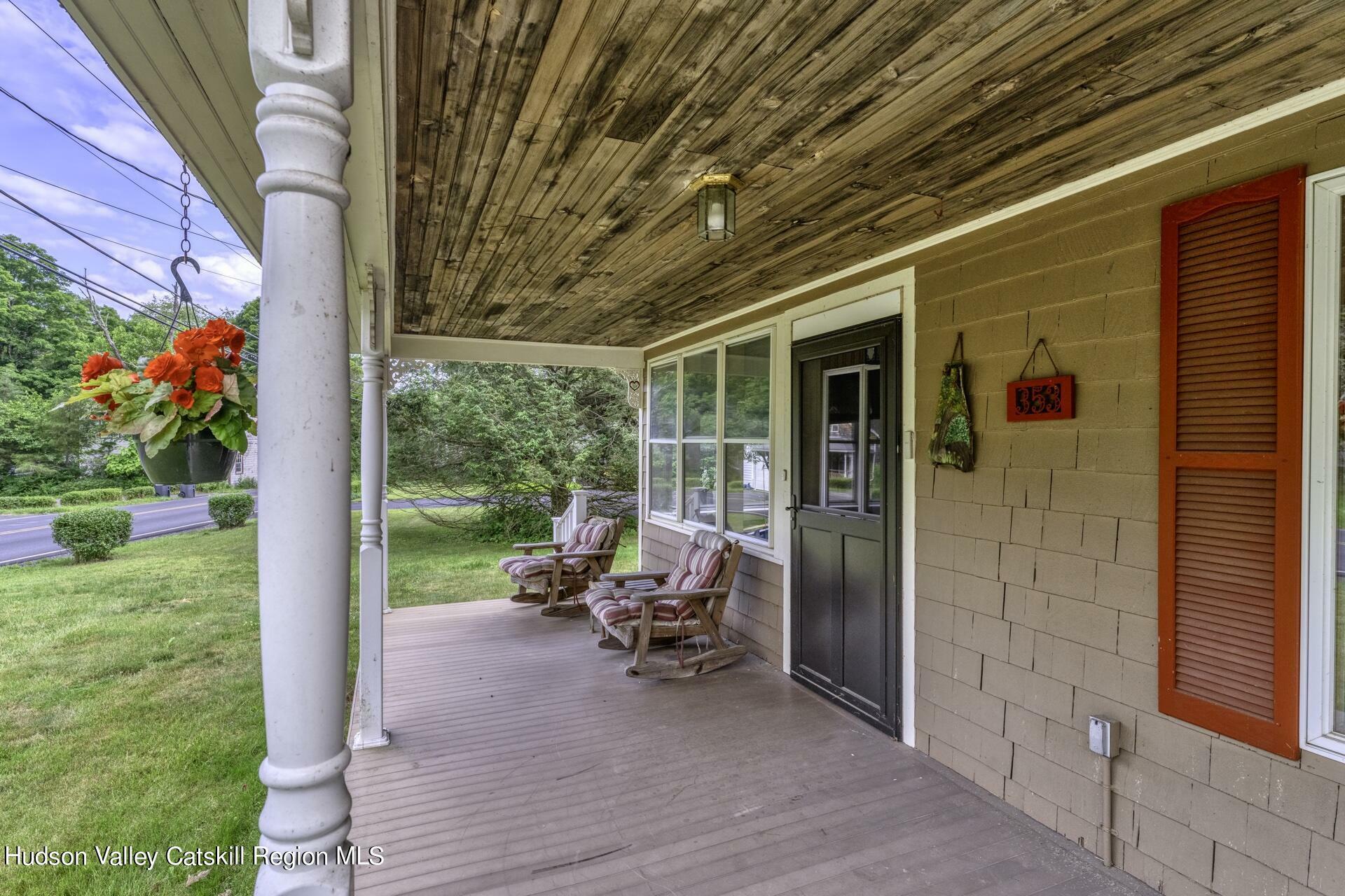 Property Photo:  353 W Saugerties  NY 12477 