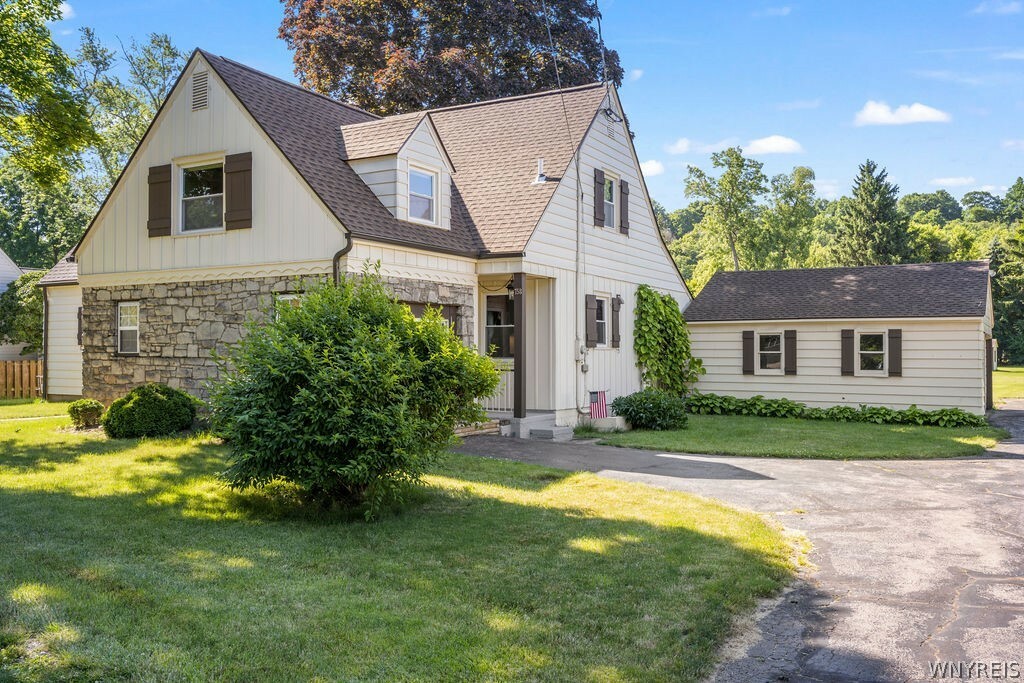 Property Photo:  758 Ridge Road  NY 14092 