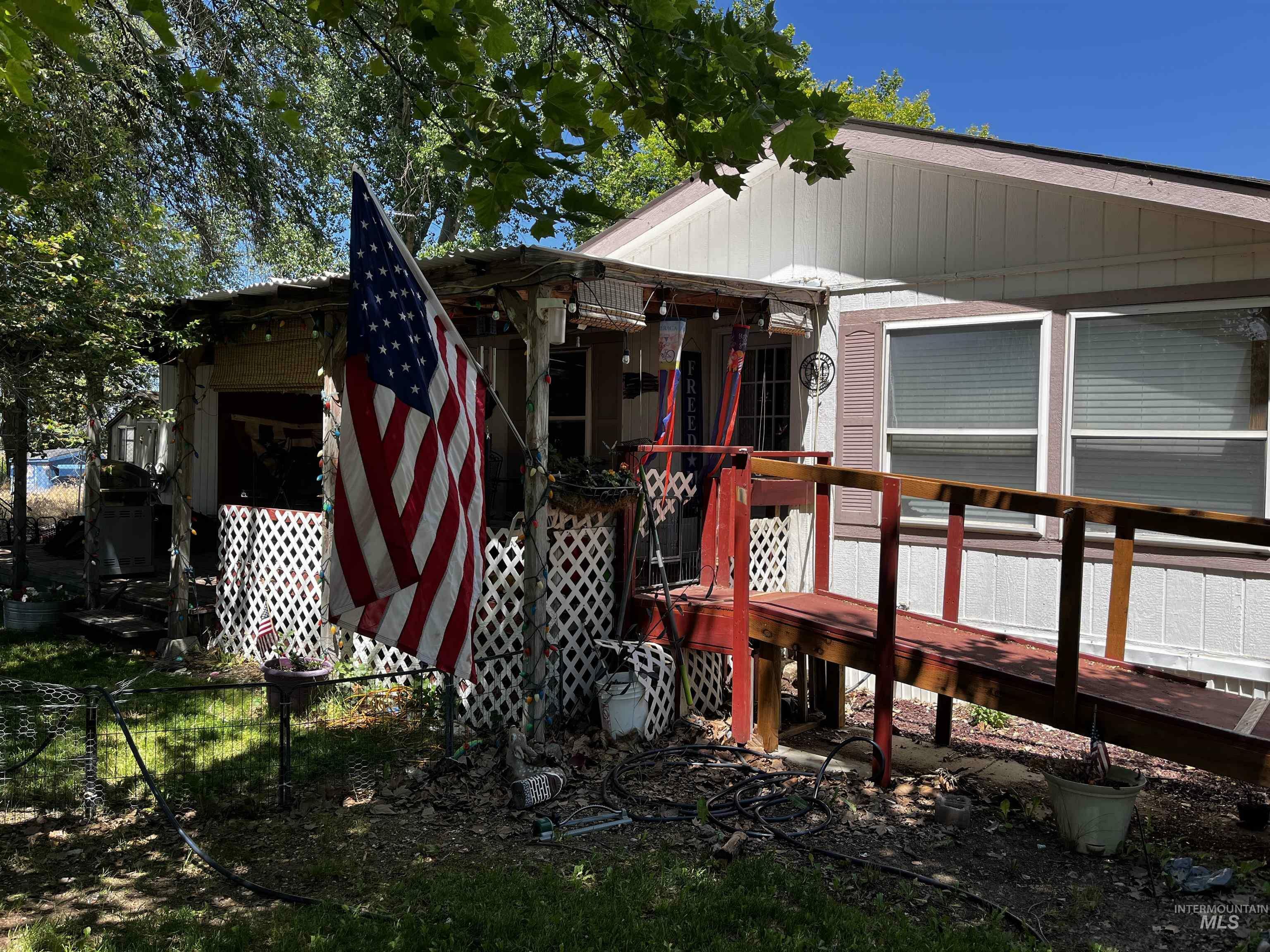 Property Photo:  124 Round Table Ct  ID 83605 