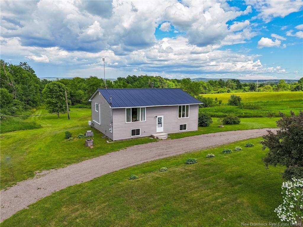 House for sale in Queenstown 4623 Route 102, Queenstown, NB E5M 2A1