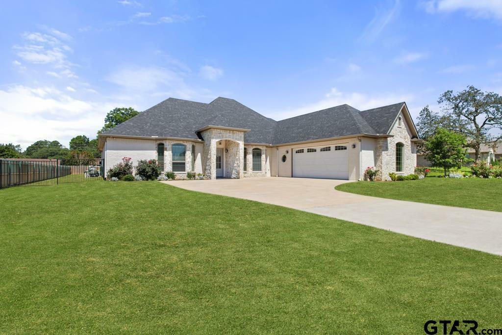 Property Photo:  204 Winged Foot Dr  TX 75771 