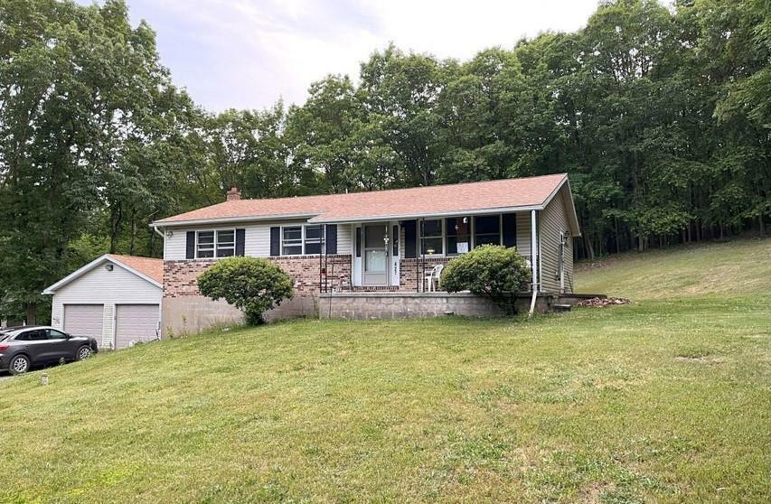 Property Photo:  427 Highland Hill Road  PA 18235 