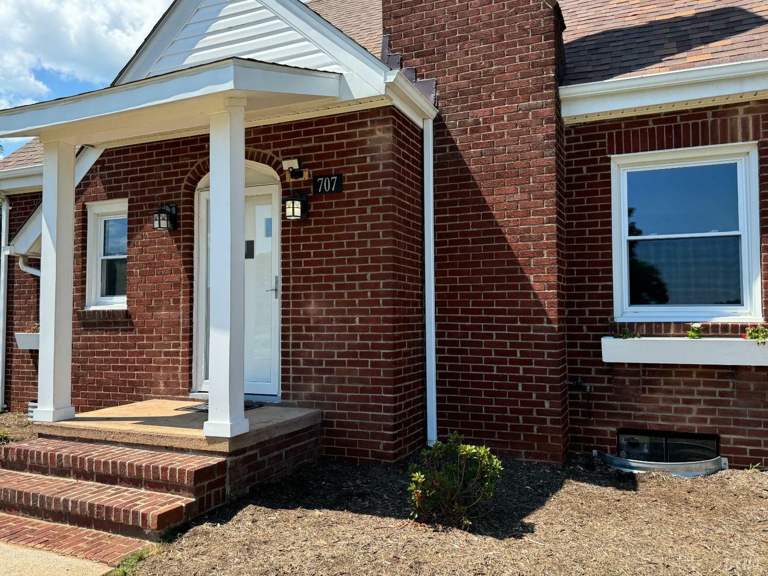 Property Photo:  707 Red House Road  VA 24588 