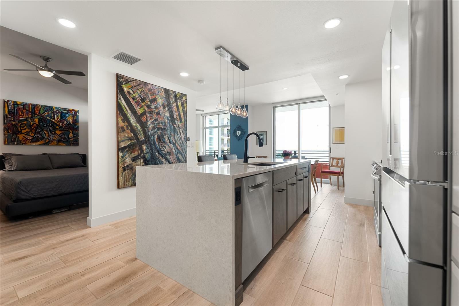 Property Photo:  1208 E Kennedy Boulevard 732  FL 33602 