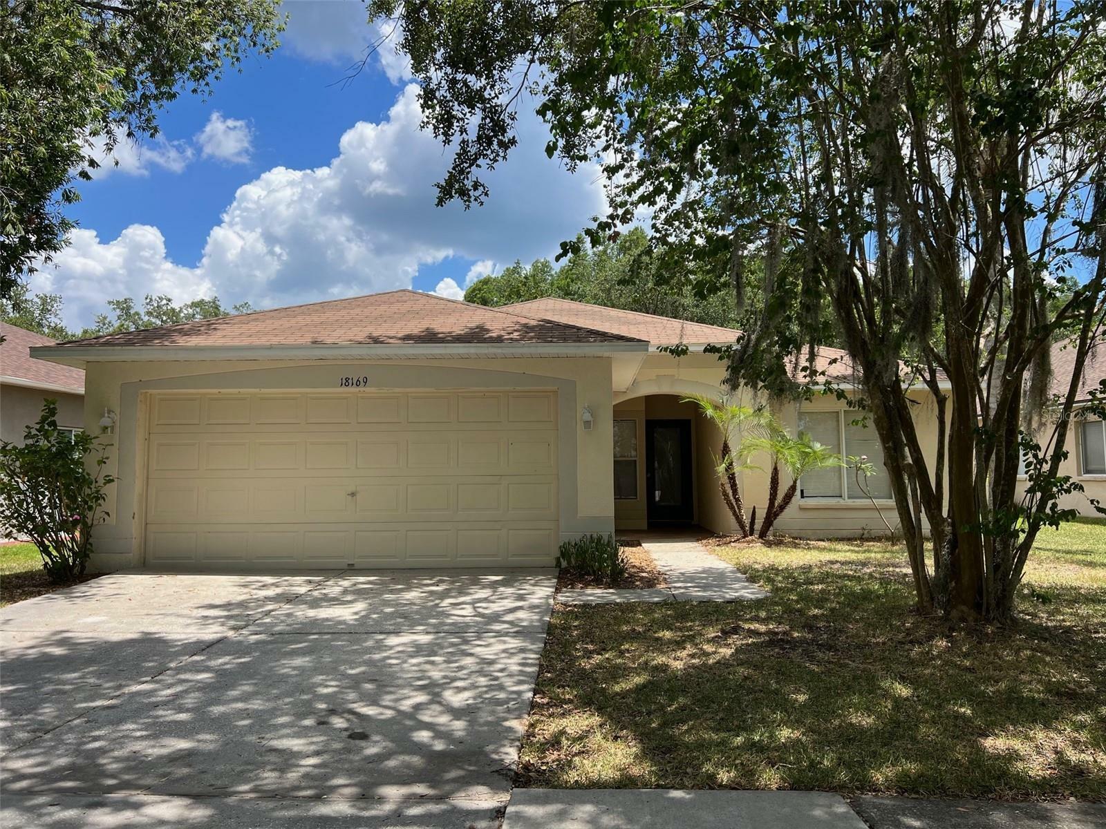 Property Photo:  18169 Sandy Pointe Drive  FL 33647 