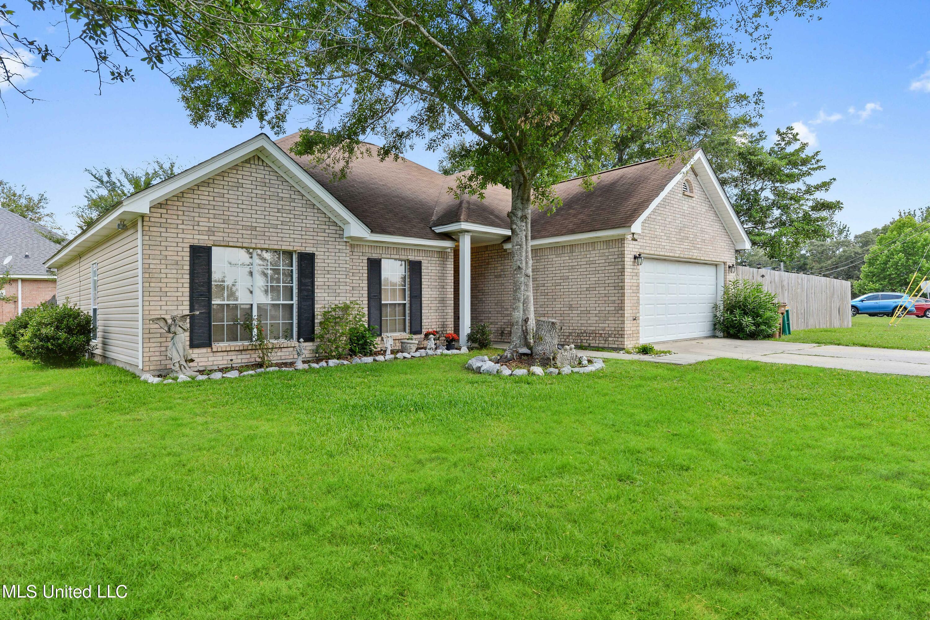 Property Photo:  11053 Pin Oak Drive  MS 39532 