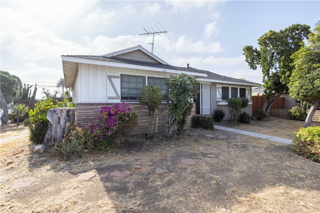 Property Photo:  10878 Balboa Boulevard  CA 91344 