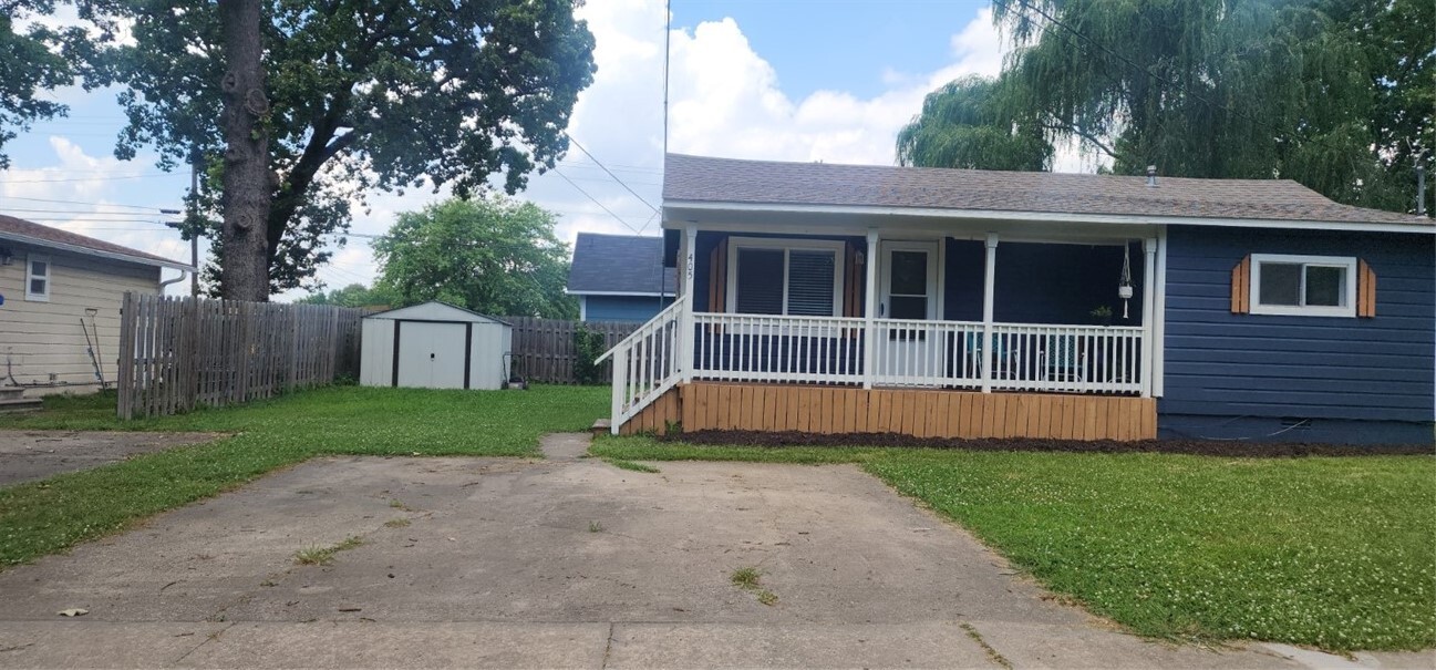 Property Photo:  405 W Cornell Street  AR 72761 