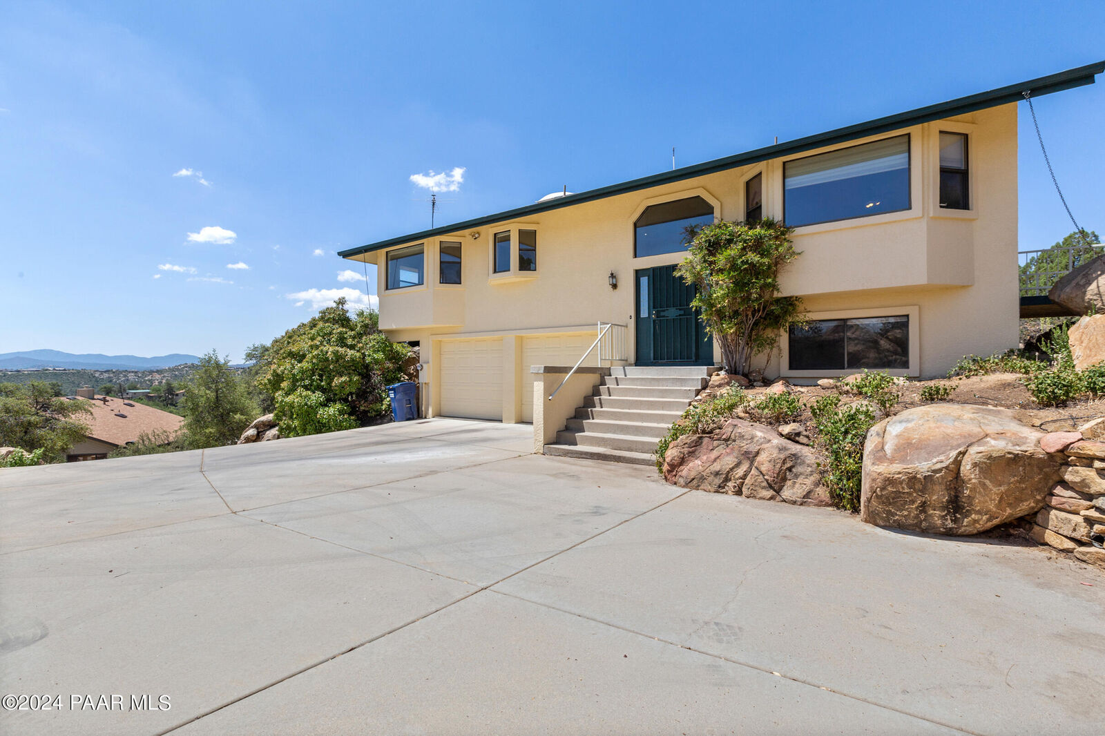Property Photo:  1760 N Holiday Lane  AZ 86305 