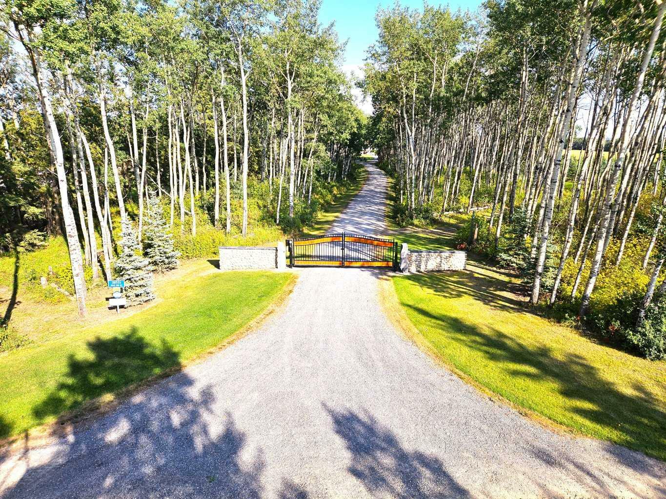 Property Photo:  38551 Range Road 21  AB T4E 2M7 