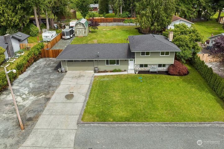 Property Photo:  22527 121st Drive NE  WA 98223