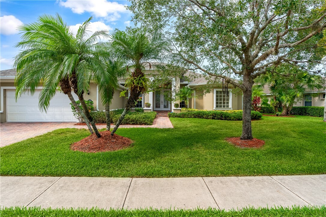 Property Photo:  4116 Abington Woods Circle  FL 32967 