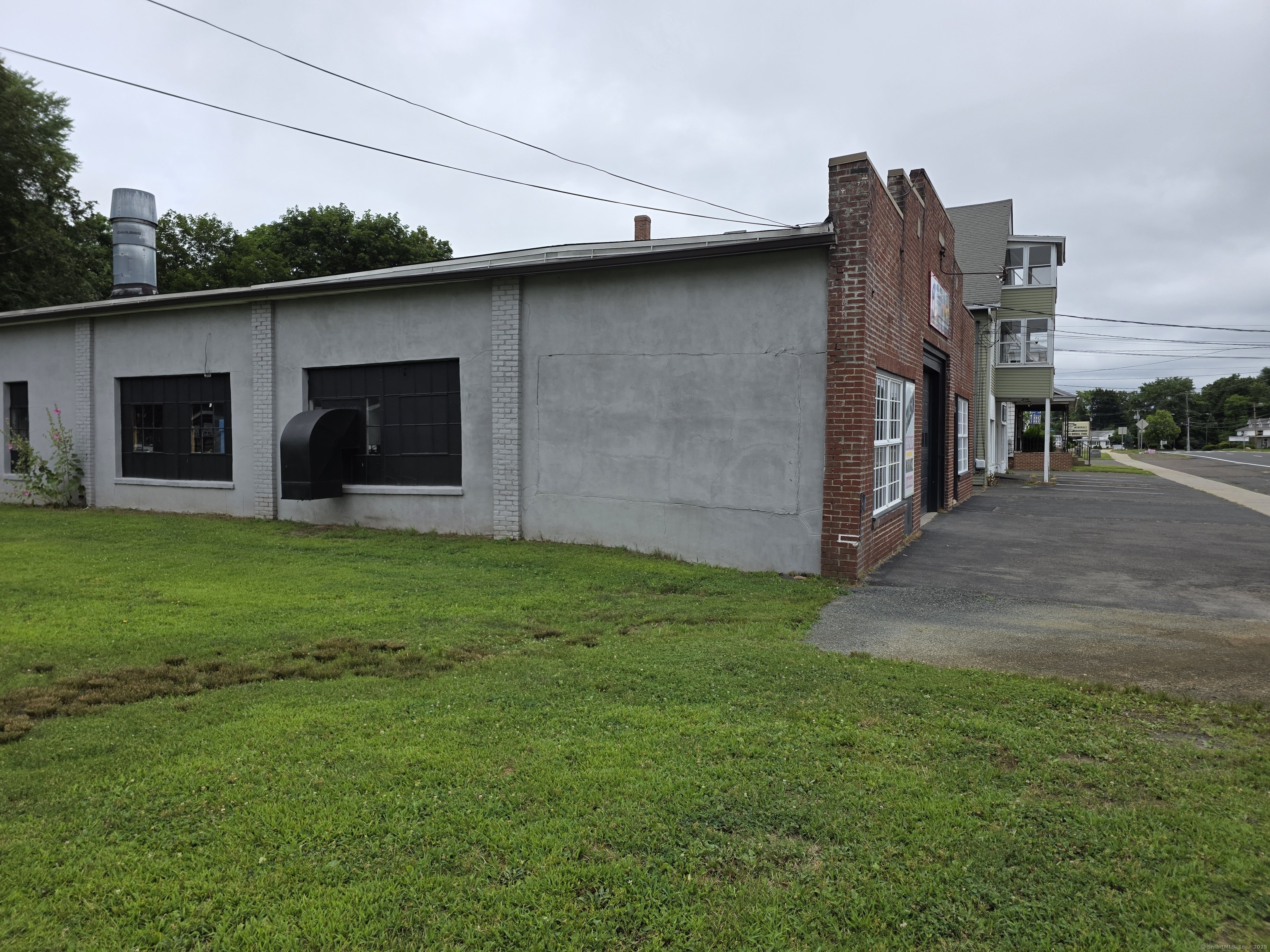 Property Photo: 740 Enfield Street CT 06082