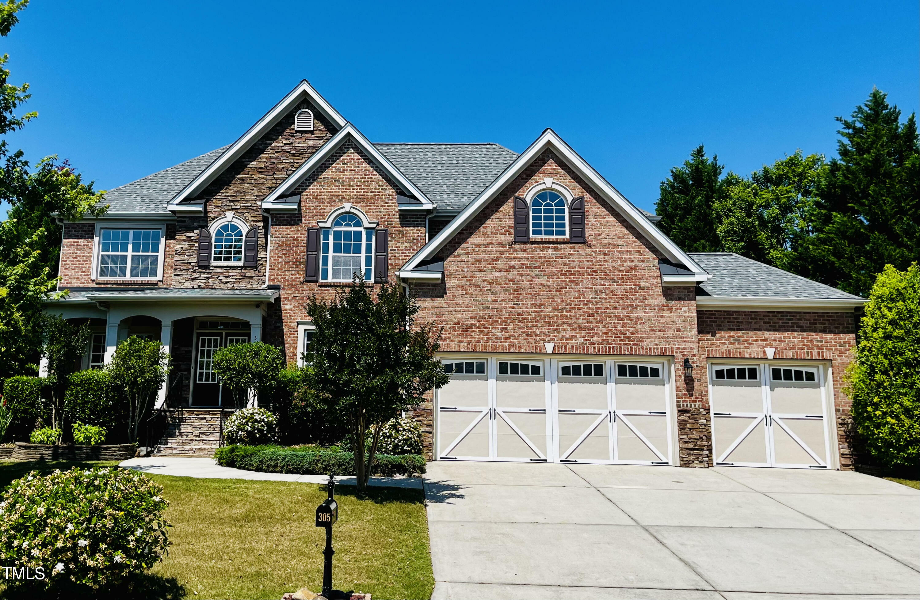 Property Photo: 305 Ambermore Place NC 27519
