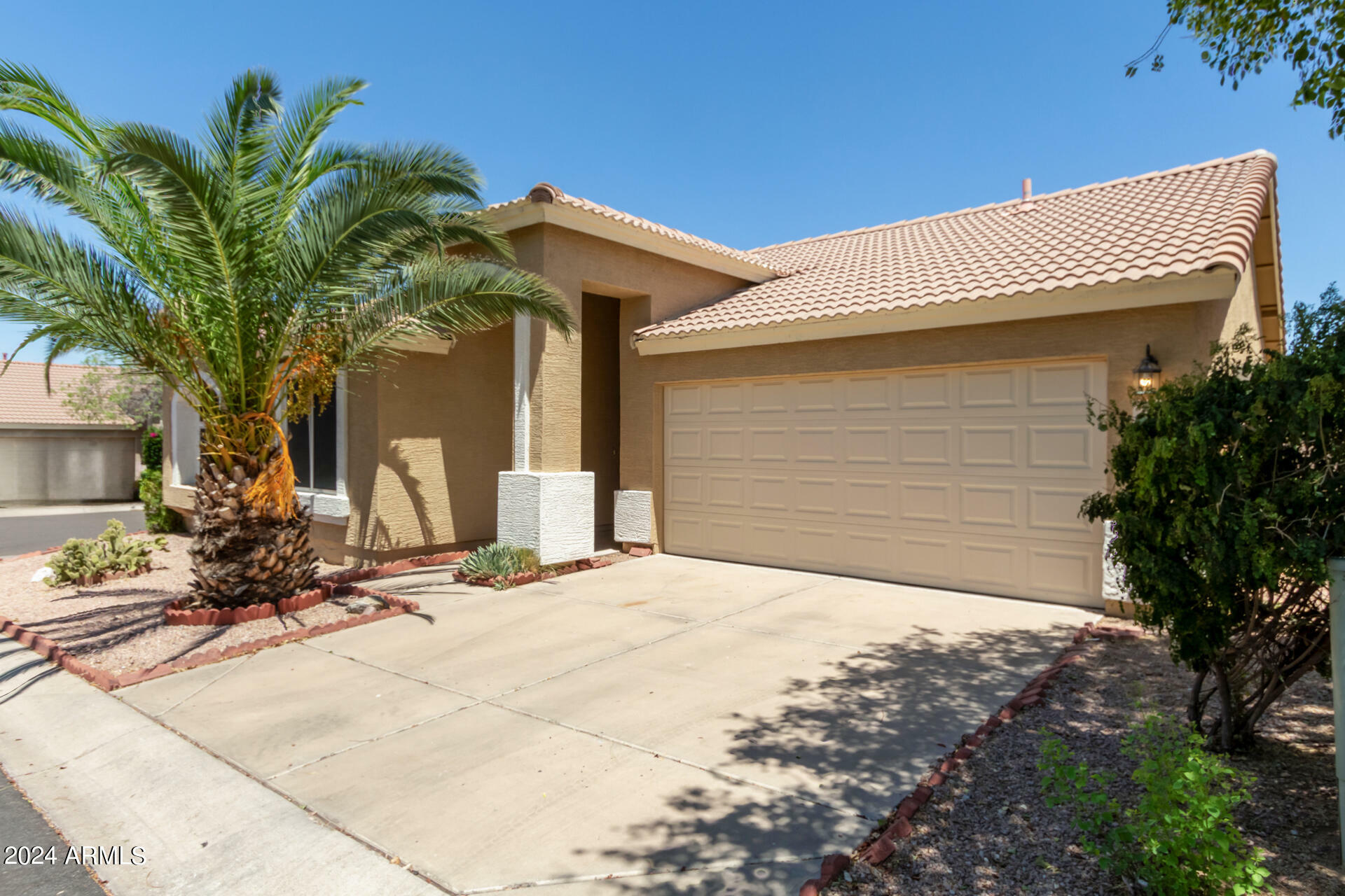 Property Photo:  6704 E Russell Street  AZ 85215 