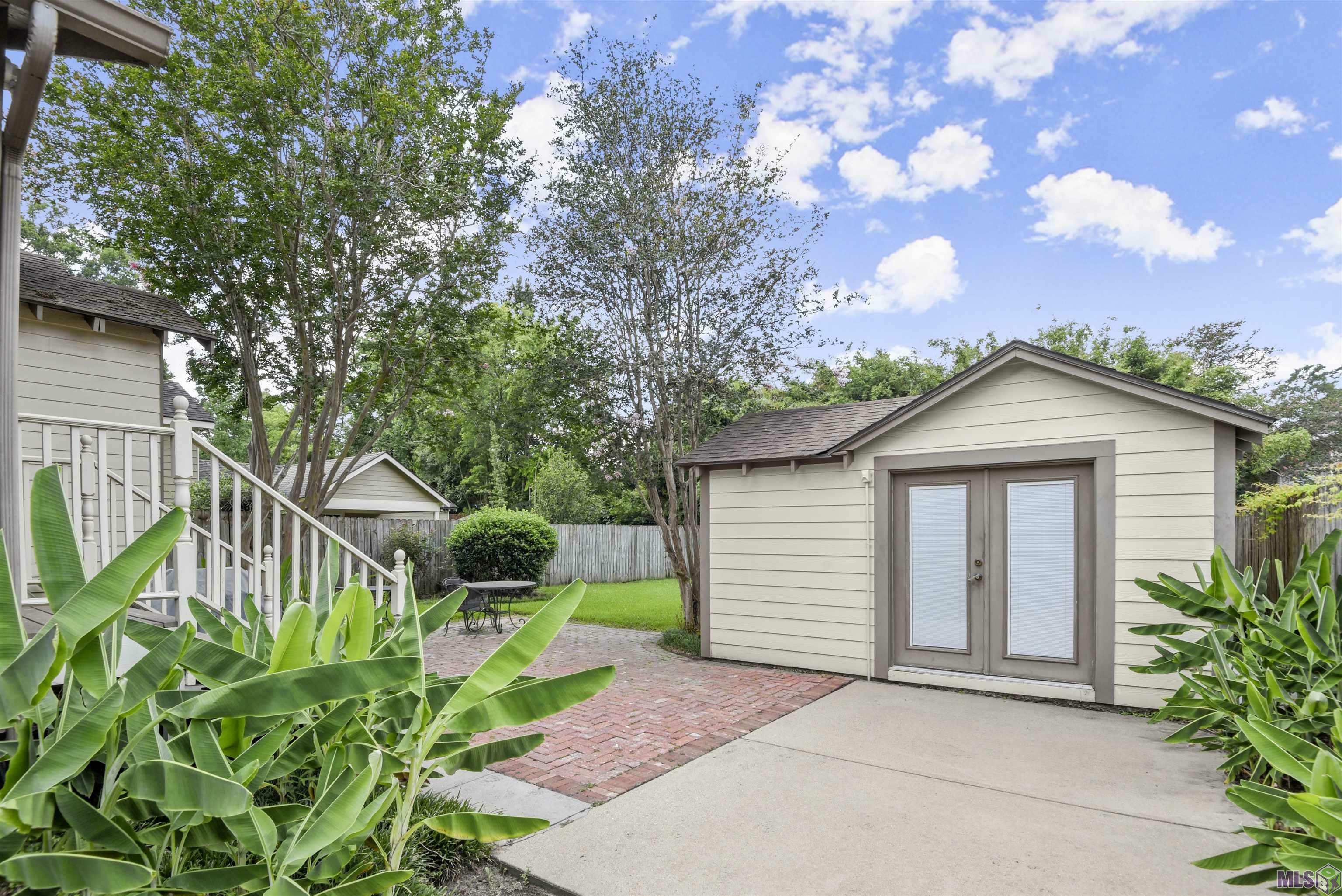 Property Photo:  1424 St Rose Ave  LA 70808 