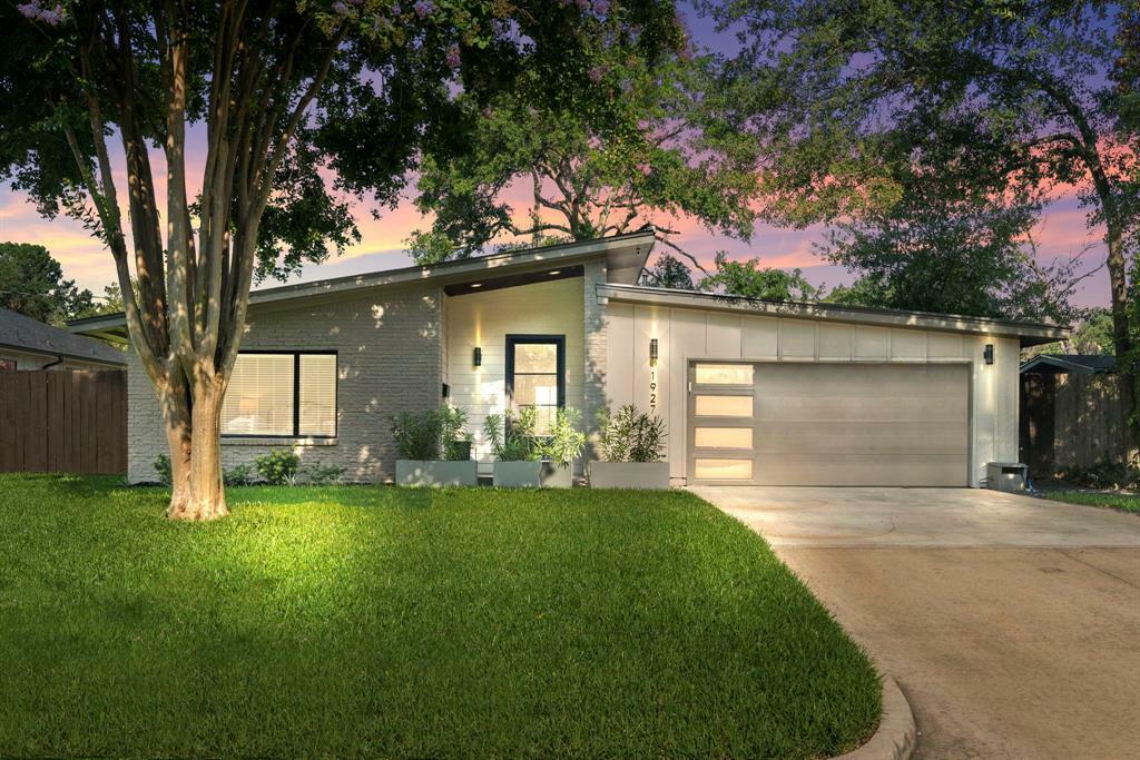 Property Photo:  1927 Chaparral Drive  TX 77043 