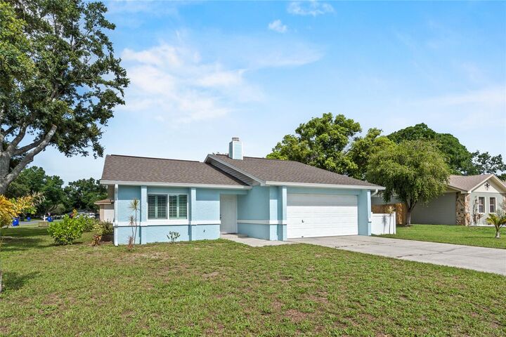 Property Photo:  5902 N Fork Court  FL 33809 