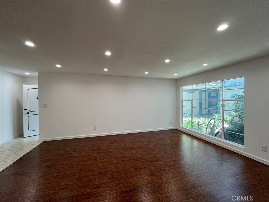 Property Photo: 5315 Zelzah Avenue 2 CA 91316