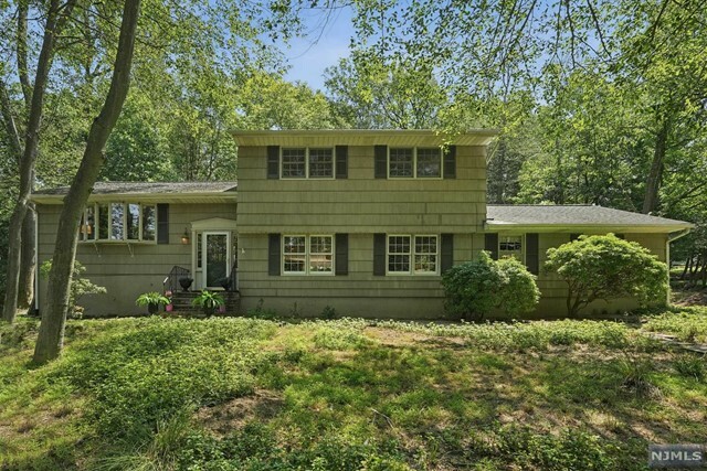 Property Photo:  78 Evergreen Drive  NJ 07006 