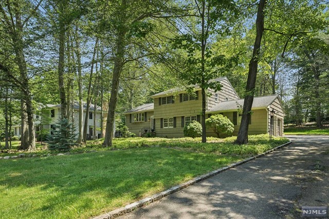 Property Photo:  78 Evergreen Drive  NJ 07006 