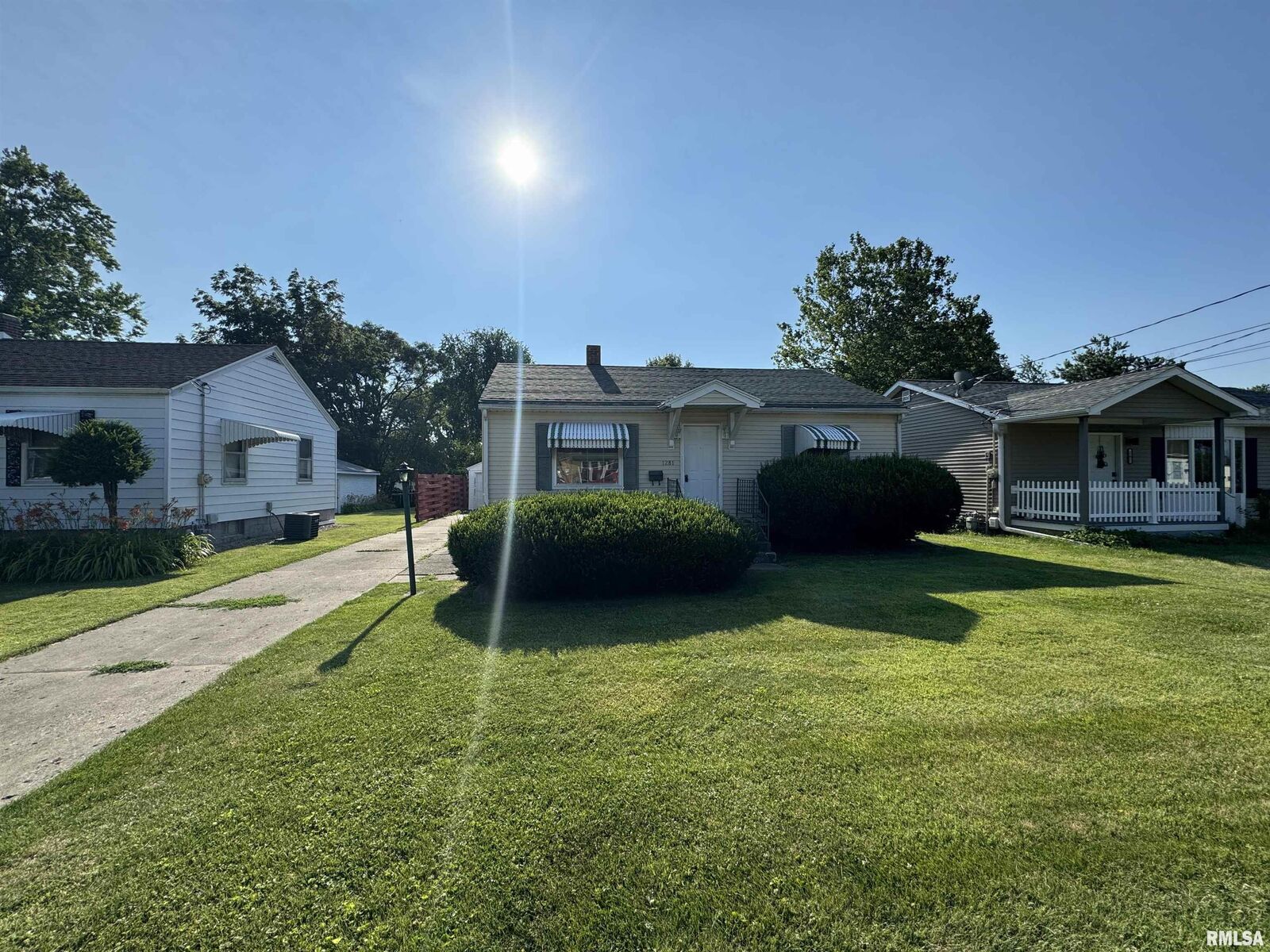 Property Photo: 1281 Monroe Street IL 61401