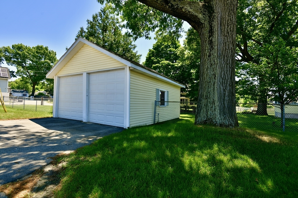 Property Photo: 183 Middlesex St MA 01863