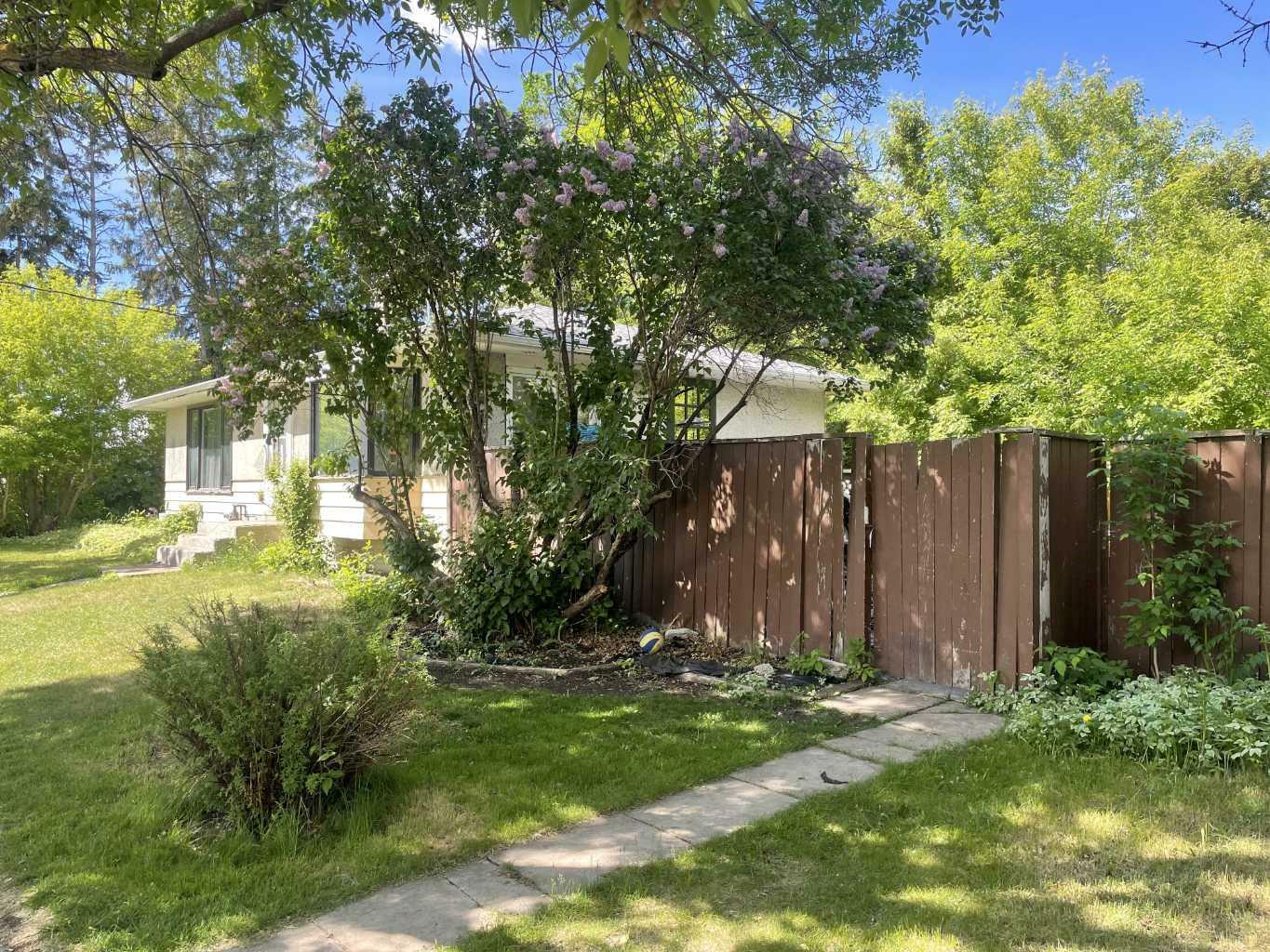 Property Photo:  5344 43 Avenue  AB T4N 3E4 