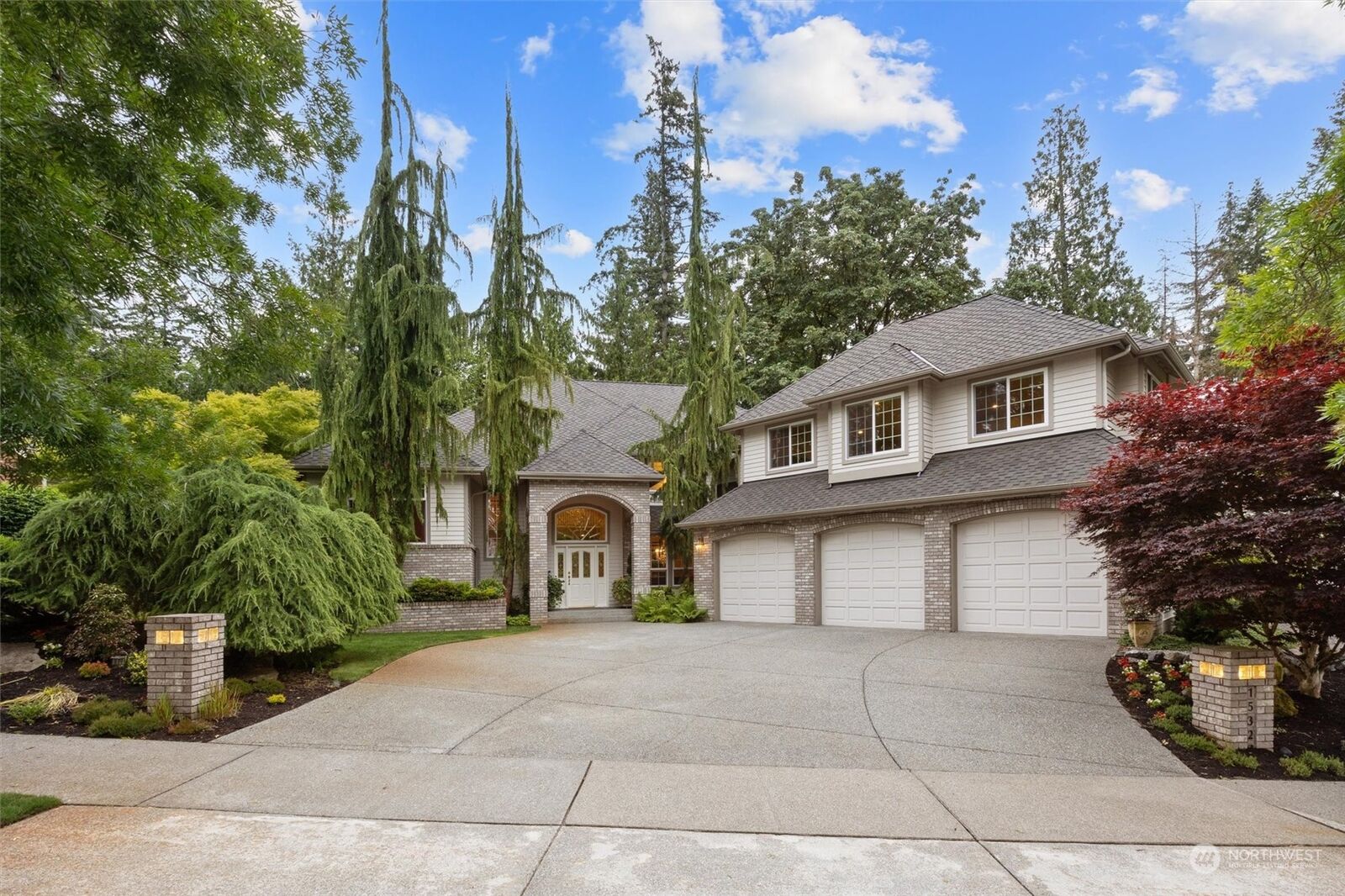 Property Photo: 15323 15th Drive SE WA 98012