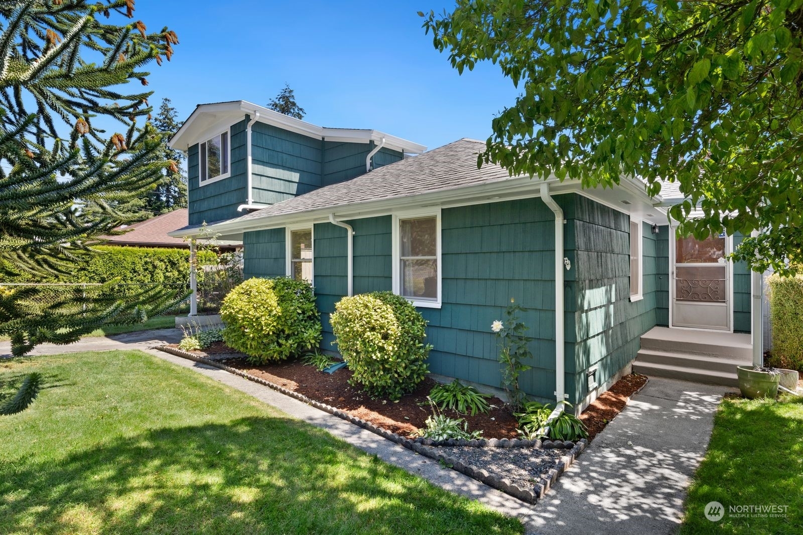 Property Photo:  11716 20th Avenue NE  WA 98125 