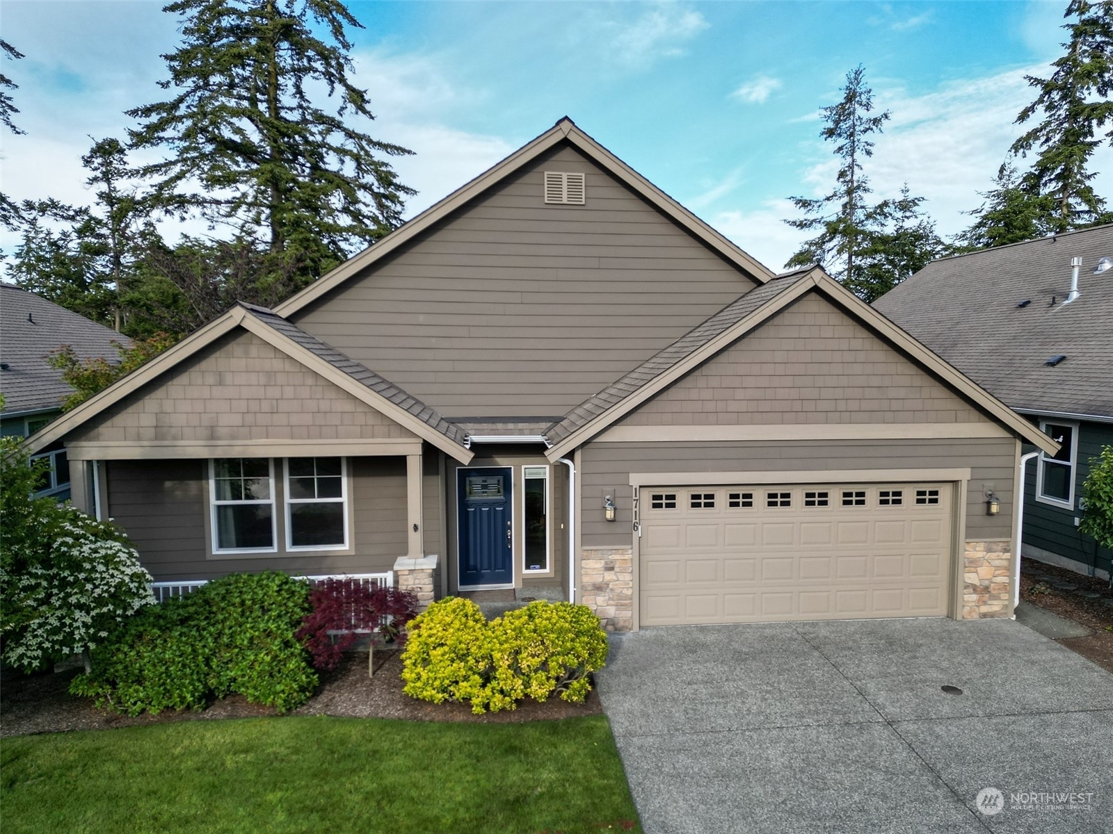 Property Photo:  1716 SW Aberdeen Court  WA 98277 