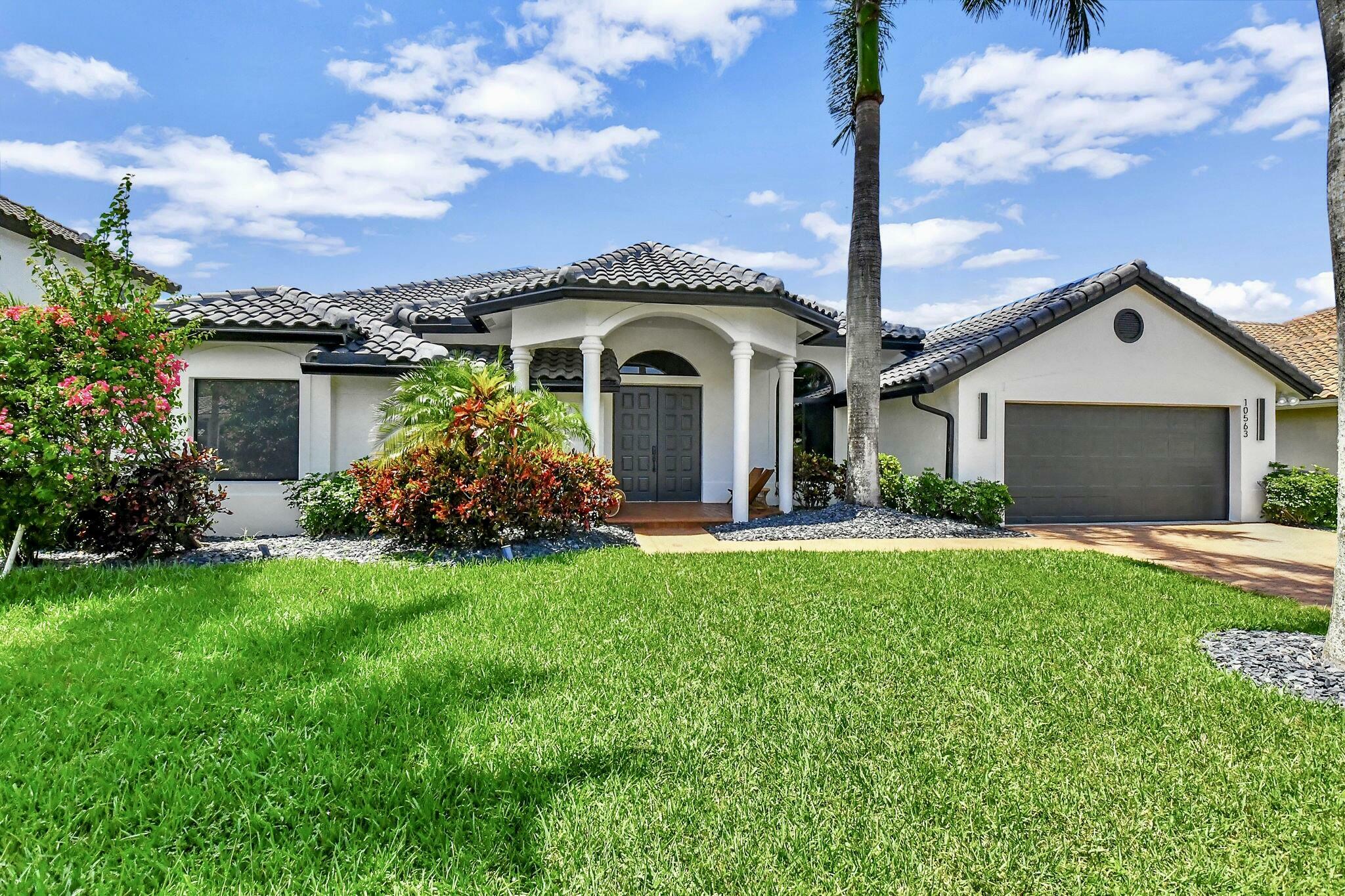 Property Photo:  10563 E Key Drive  FL 33498 