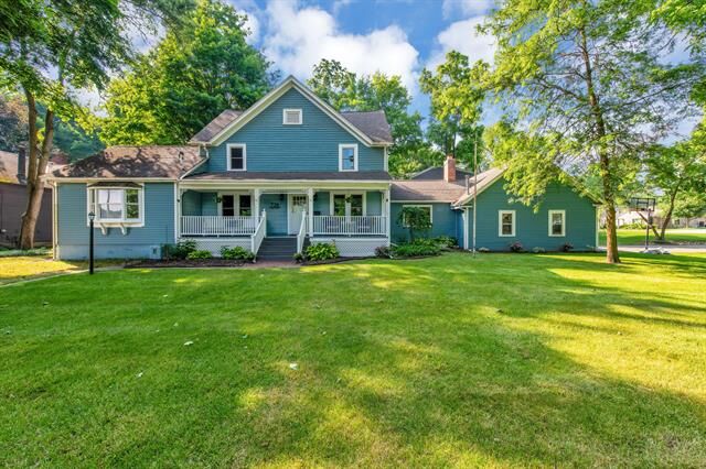 Property Photo:  720 Fairbrook Street  MI 48167 