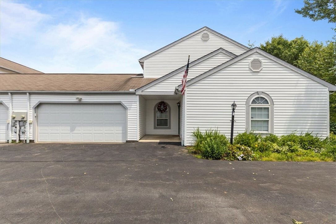 Property Photo:  218 Huckleberry Ct  PA 15090 