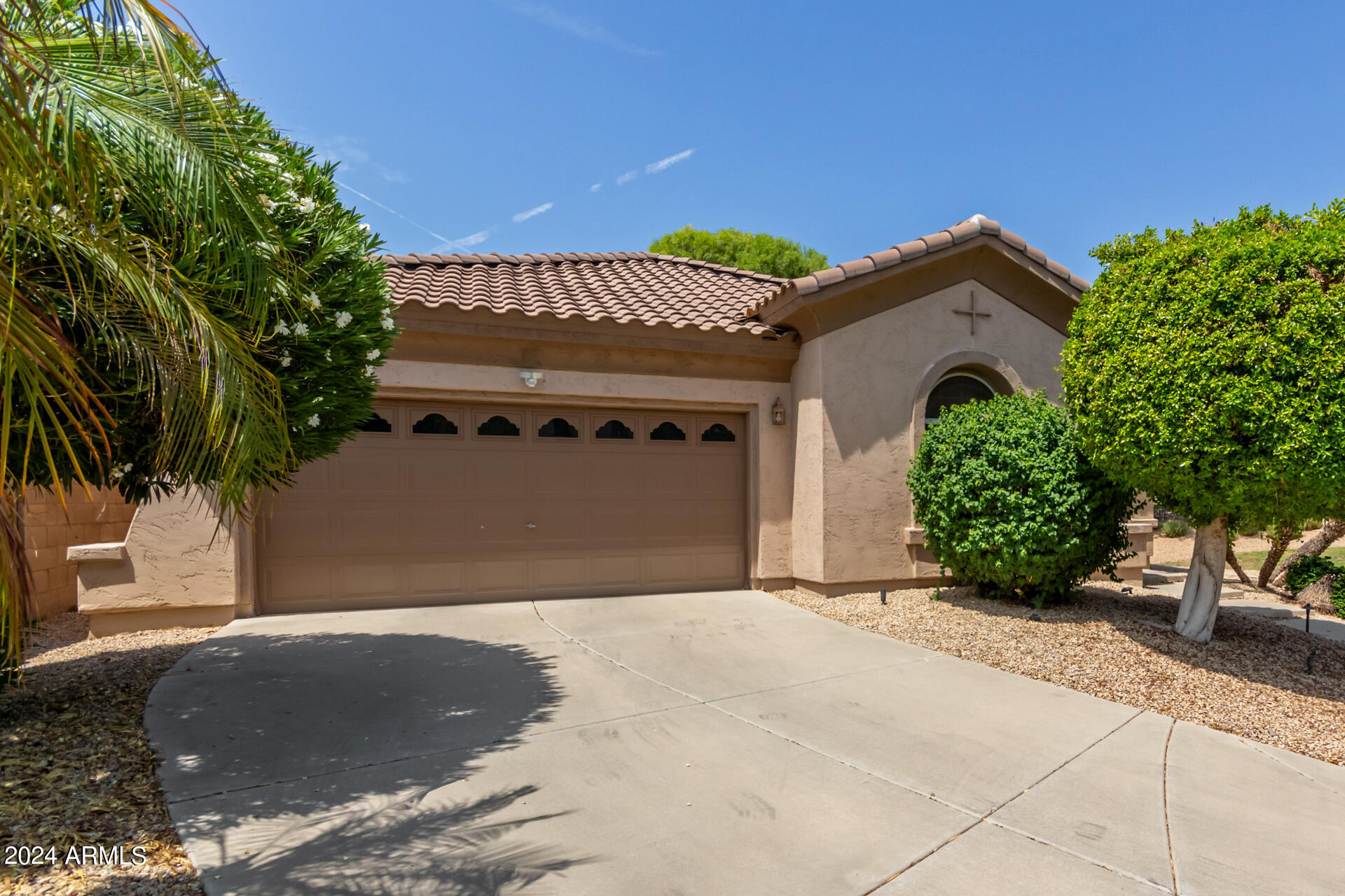 Property Photo: 2074 E Hulet Place AZ 85225