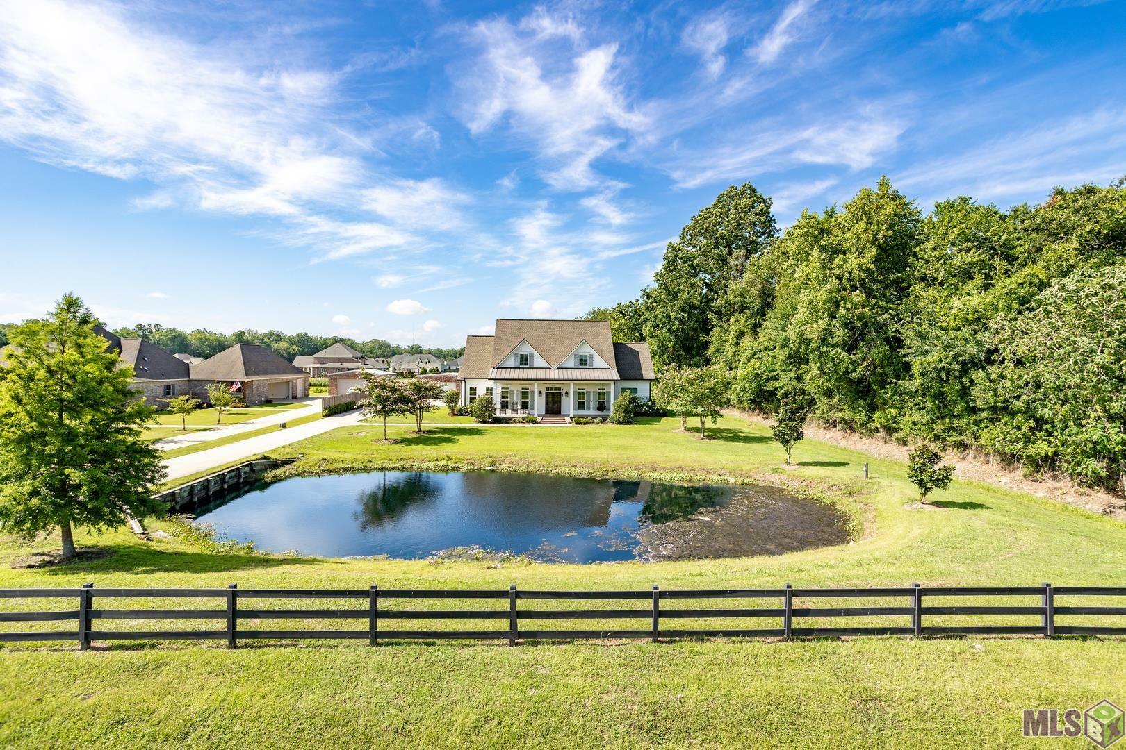 Property Photo: 5879 Choctaw Rd LA 70719