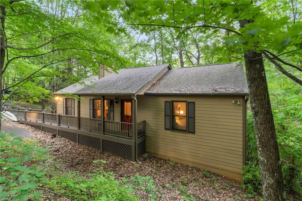 Property Photo: 8 White Oak Knoll GA 30143
