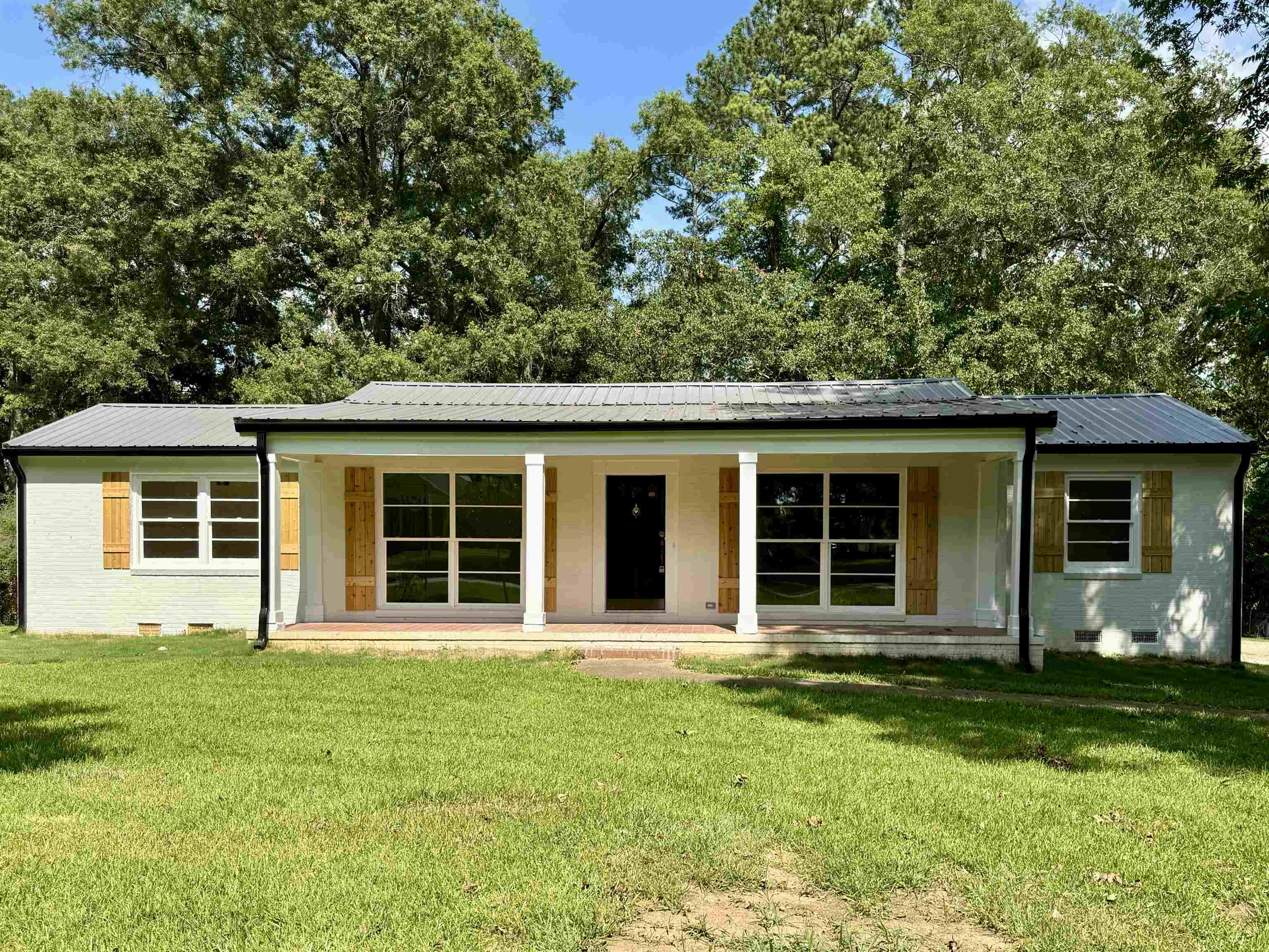 Property Photo:  516 S East Street  GA 30642 