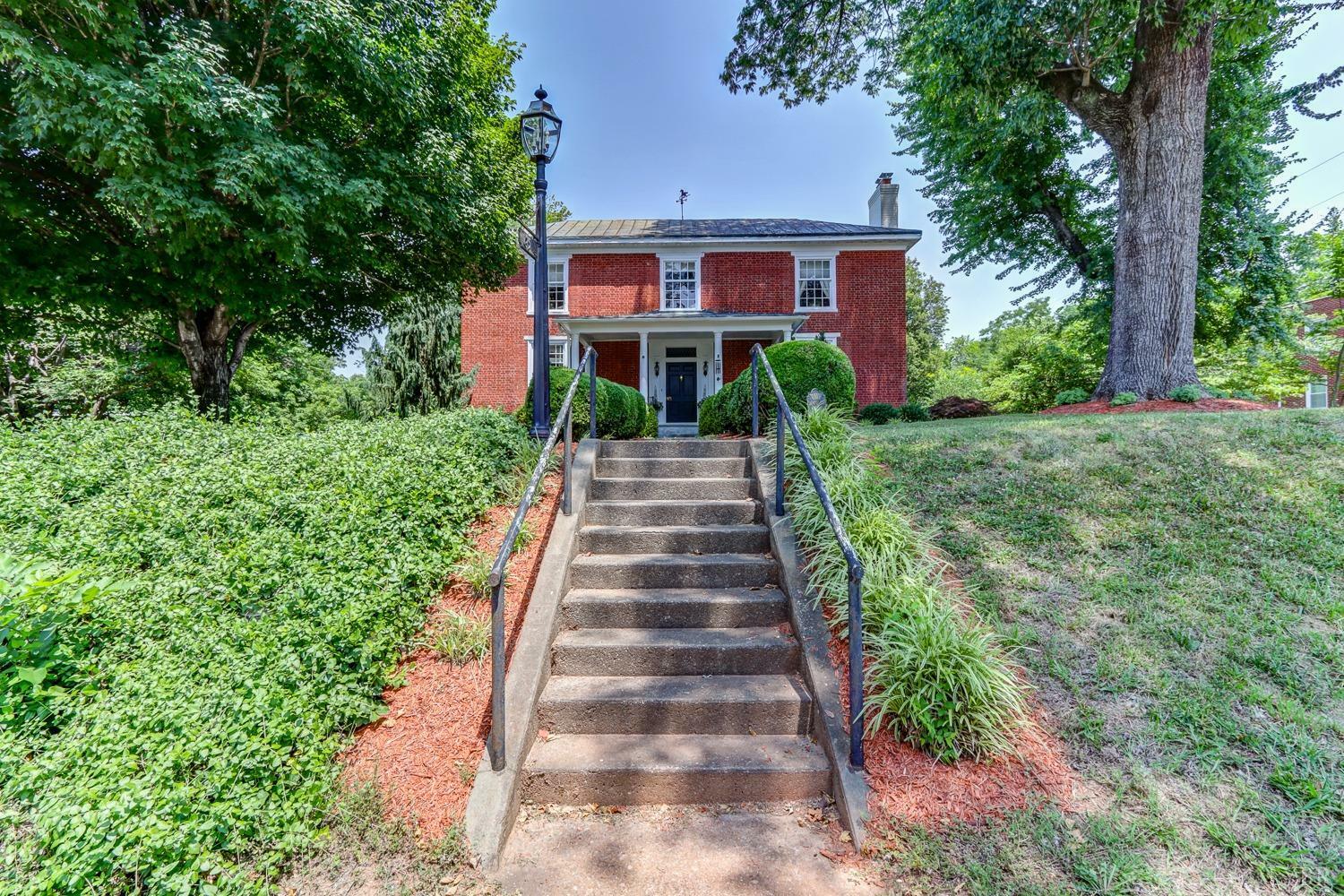 Property Photo:  252 David Bruce Avenue  VA 23923 